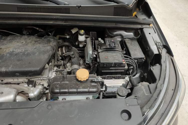 Used Wuling Jiachen 2022 1.5T CVT Smart Luxury Version Engine Bay Left