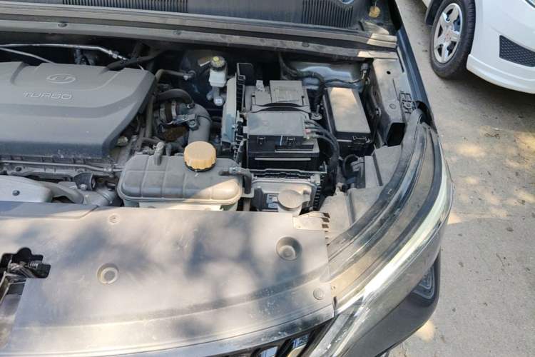 Used Wuling Jiachen 2022 1.5T CVT Deluxe Flagship Edition Engine Bay Left