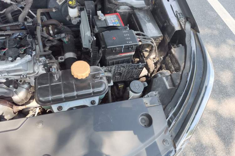 Used Wuling Jiachen 2022 1.5T Manual Comfort & Dynamic Version Engine Bay Left