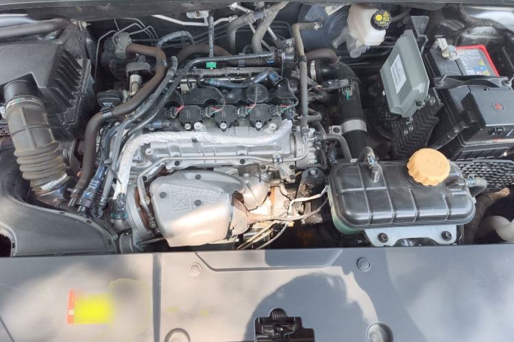 Used Wuling Jiachen 2022 1.5T Manual Comfort & Dynamic Version Engine Bay