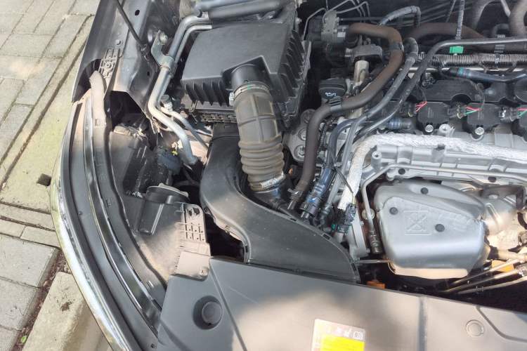 Used Wuling Jiachen 2022 1.5T Manual Comfort & Dynamic Version Engine Bay Right