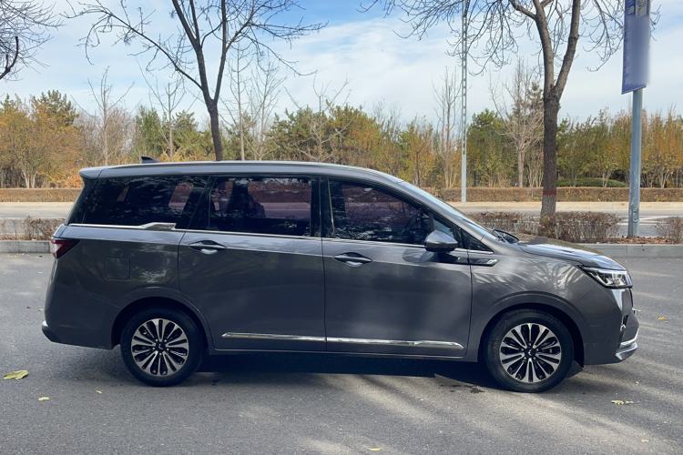 Used Wuling Jiachen 2022 1.5T CVT Deluxe Flagship Edition Exterior 2
