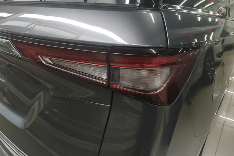 Used Wuling Jiachen 2022 1.5T CVT Deluxe Flagship Edition Exterior 3