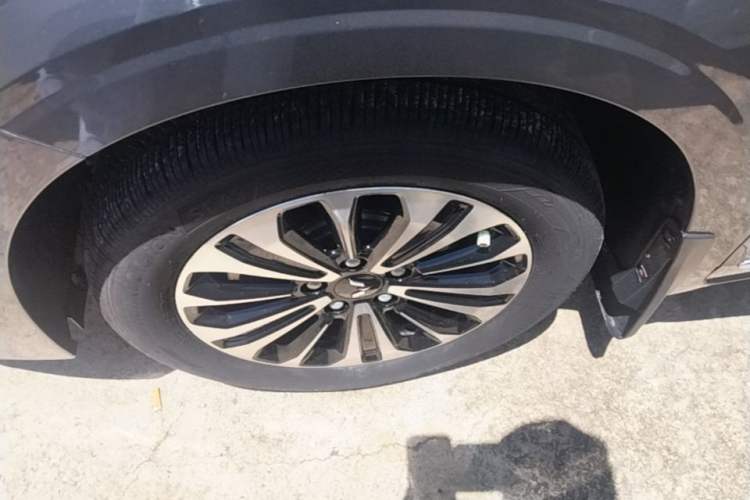 Used Wuling Jiachen 2022 1.5T CVT Deluxe Flagship Edition Exterior 4