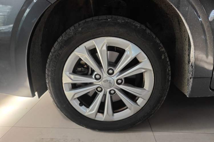 Used Wuling Jiachen 2022 1.5L Manual Comfort Edition Exterior 4