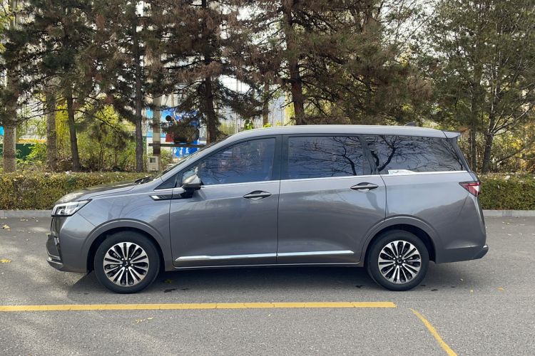 Used Wuling Jiachen 2022 1.5T CVT Deluxe Flagship Edition Exterior 5