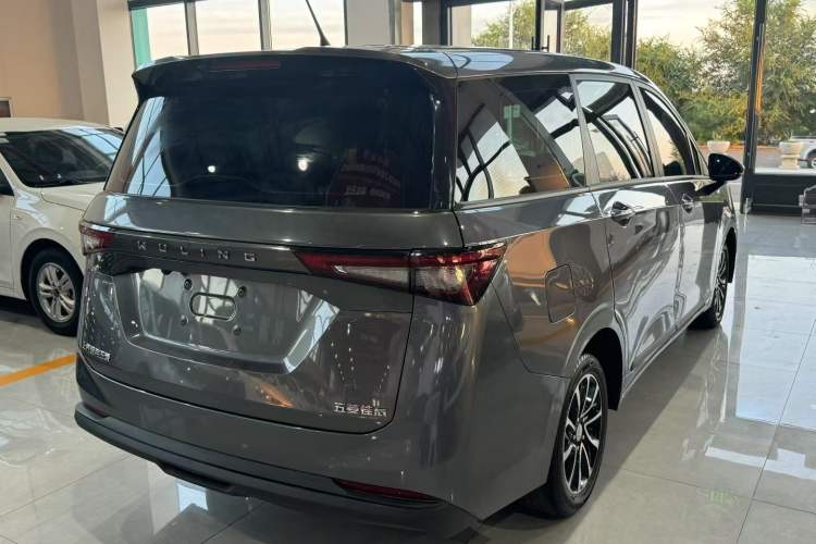 Used Wuling Jiachen 2022 1.5L Manual Enjoyment Elite Model Exterior 5