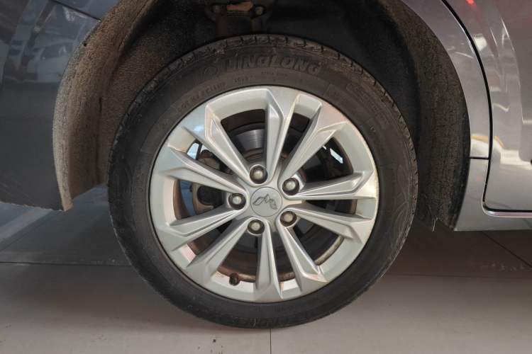 Used Wuling Jiachen 2022 1.5L Manual Comfort Edition Exterior 5