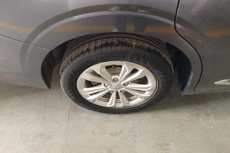 Used Wuling Jiachen 2022 1.5T Manual Light Enjoyment Dynamic Version Exterior 8