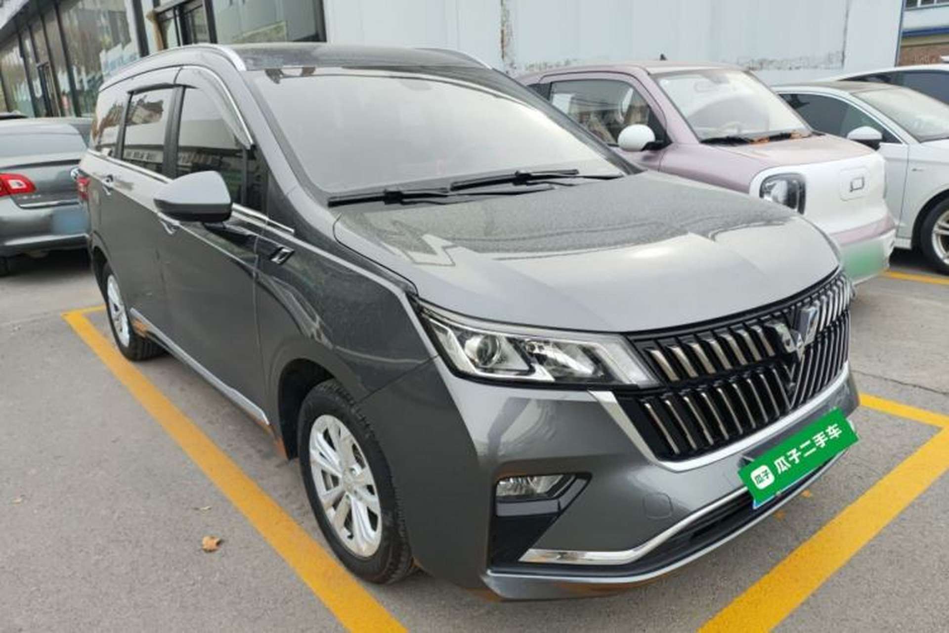 Used Wuling Jiachen 2022 1.5T CVT Smart Luxury Version Front Right 45 Deg