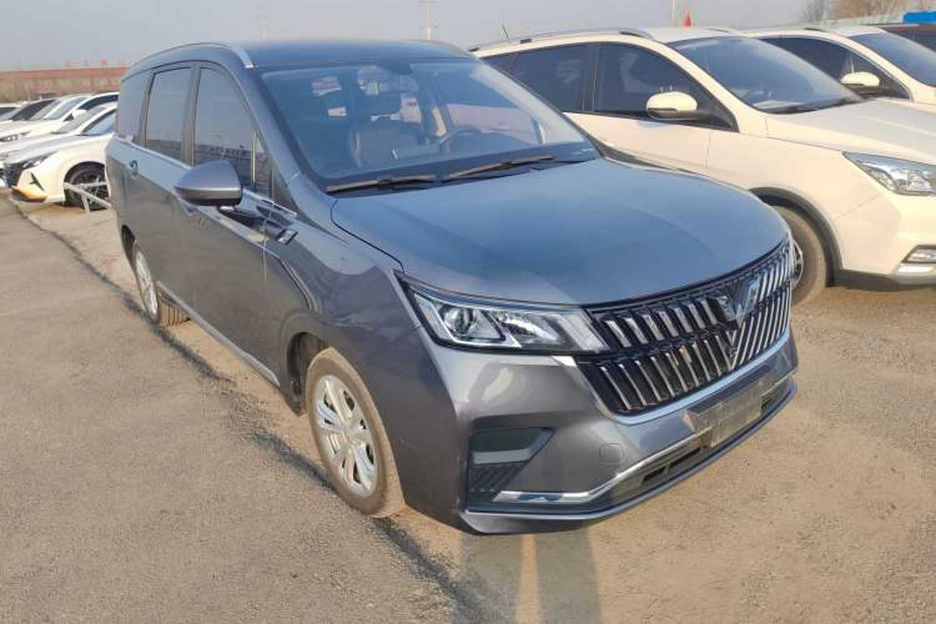 Used Wuling Jiachen 2022 1.5L Manual Comfort Edition Front Right 45 Deg