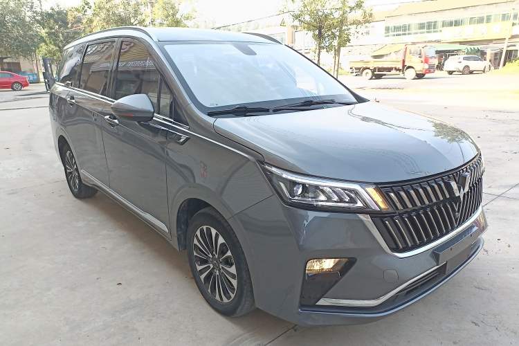 Used Wuling Jiachen 2022 1.5T CVT Deluxe Flagship Edition Front Right 45 Deg