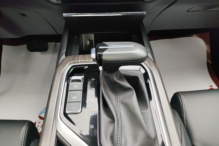 Used Wuling Jiachen 2022 1.5T CVT Smart Luxury Version Gear Lever