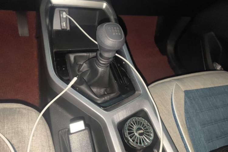 Used Wuling Jiachen 2022 1.5L Manual Enjoyment Elite Model Gear Lever