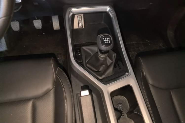 Used Wuling Jiachen 2022 1.5L Manual Comfort Edition Gear Lever