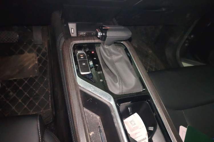 Used Wuling Jiachen 2022 1.5T CVT Smart Luxury Version Gear Lever