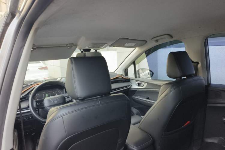 Used Wuling Jiachen 2022 1.5L Manual Comfort Edition Headliner