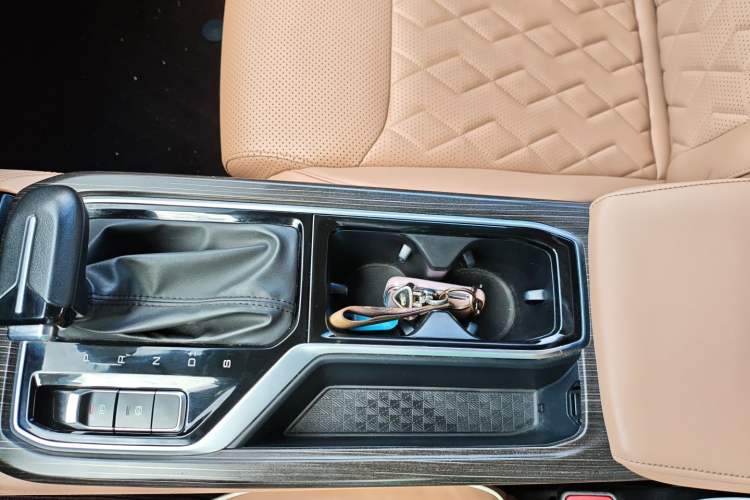 Used Wuling Jiachen 2022 1.5T CVT Deluxe Flagship Edition Interior 1