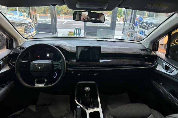 Used Wuling Jiachen 2022 1.5L Manual Enjoyment Elite Model Interior 1
