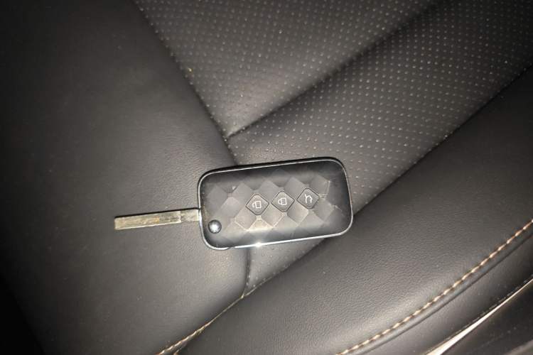 Used Wuling Jiachen 2022 1.5L Manual Comfort Edition Interior 1