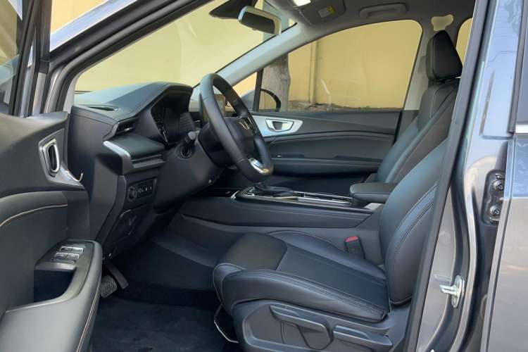 Used Wuling Jiachen 2022 1.5T CVT Smart Luxury Version Interior 2