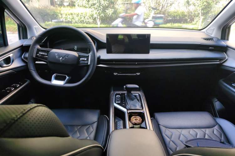 Used Wuling Jiachen 2022 1.5T CVT Deluxe Flagship Edition Interior 2