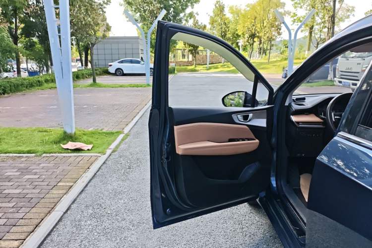 Used Wuling Jiachen 2022 1.5T CVT Deluxe Flagship Edition Interior 3