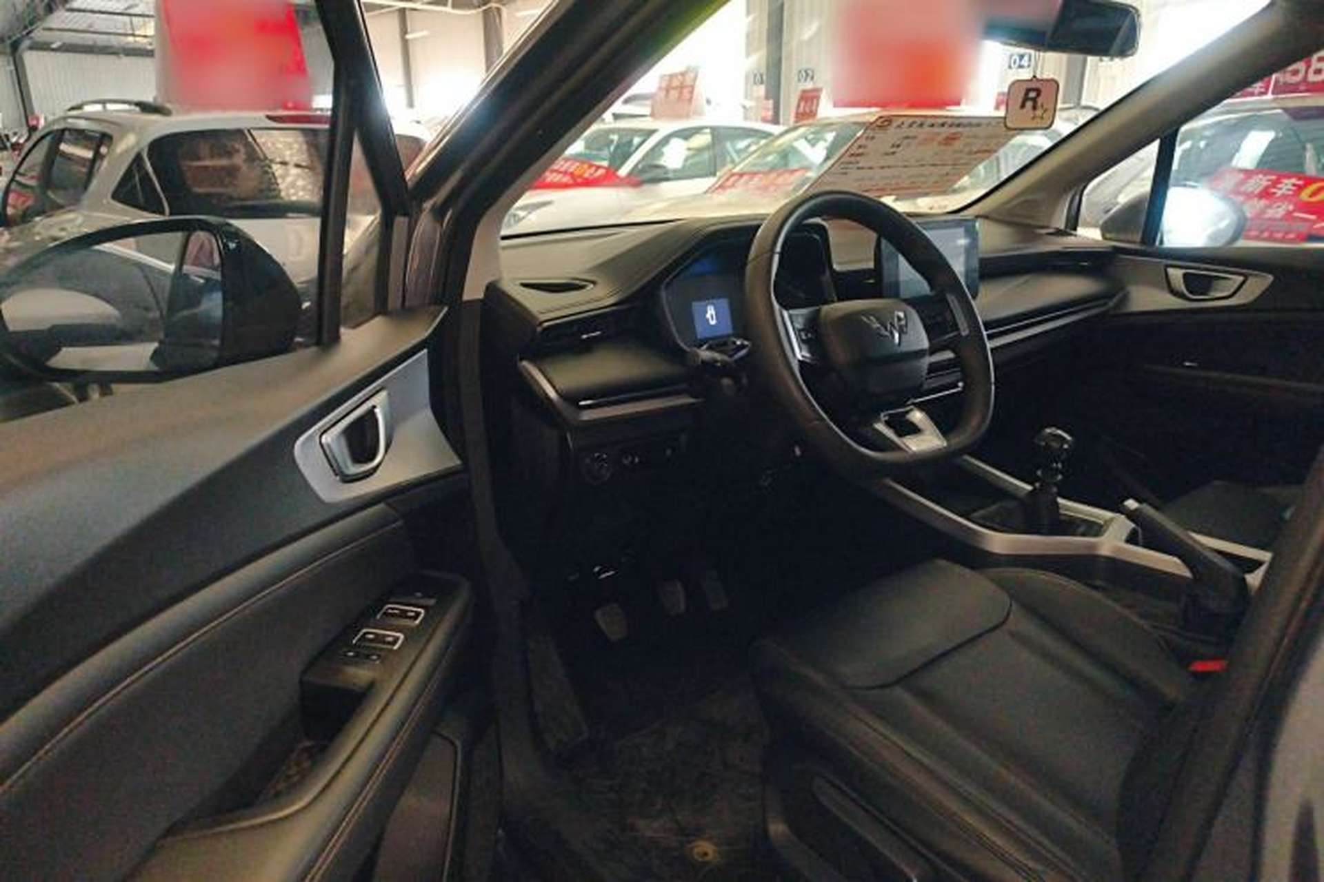 Used Wuling Jiachen 2022 1.5T Manual Light Enjoyment Dynamic Version Interior 3