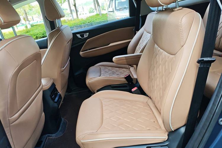 Used Wuling Jiachen 2022 1.5T CVT Deluxe Flagship Edition Interior 4