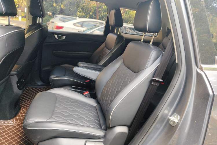 Used Wuling Jiachen 2022 1.5T CVT Deluxe Flagship Edition Interior 4