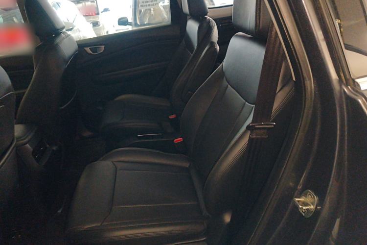 Used Wuling Jiachen 2022 1.5T Manual Light Enjoyment Dynamic Version Interior 4