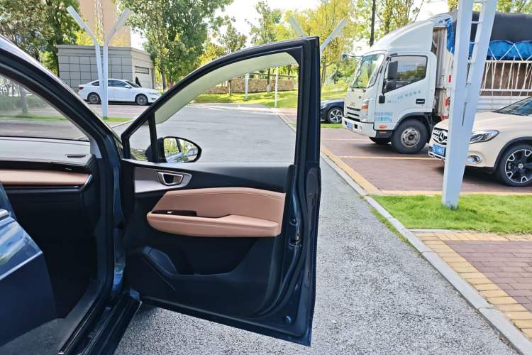 Used Wuling Jiachen 2022 1.5T CVT Deluxe Flagship Edition Interior 6