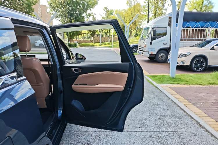 Used Wuling Jiachen 2022 1.5T CVT Deluxe Flagship Edition Interior 7