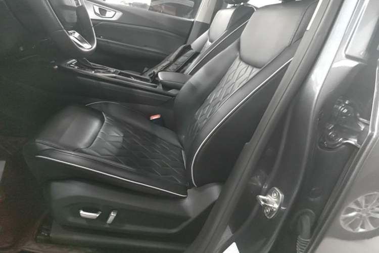 Used Wuling Jiachen 2022 1.5T CVT Deluxe Flagship Edition Left Front Seat