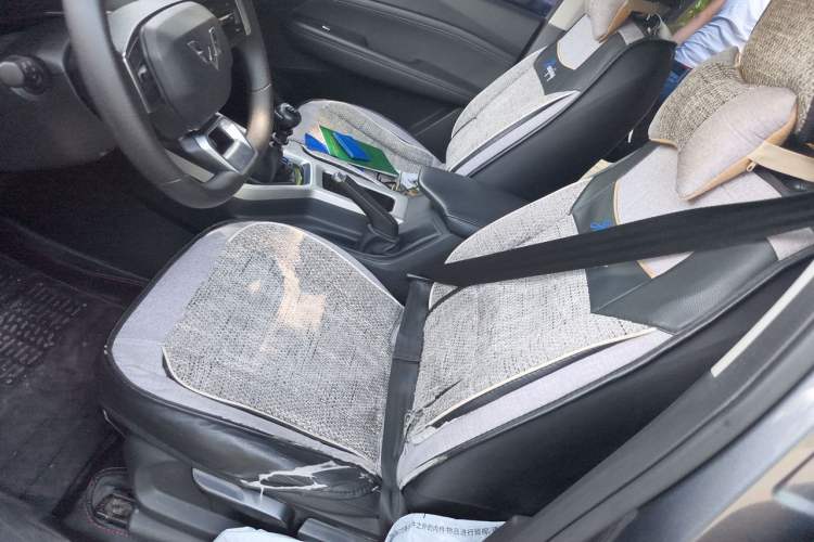 Used Wuling Jiachen 2022 1.5T Manual Comfort & Dynamic Version Left Front Seat