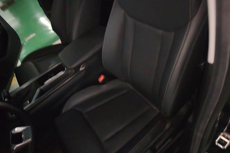 Used Wuling Jiachen 2022 1.5T CVT Smart Luxury Version Left Front Seat