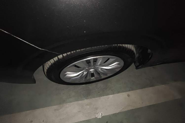 Used Wuling Jiachen 2022 1.5L Manual Enjoyment Elite Model Left Front Wheel Hub