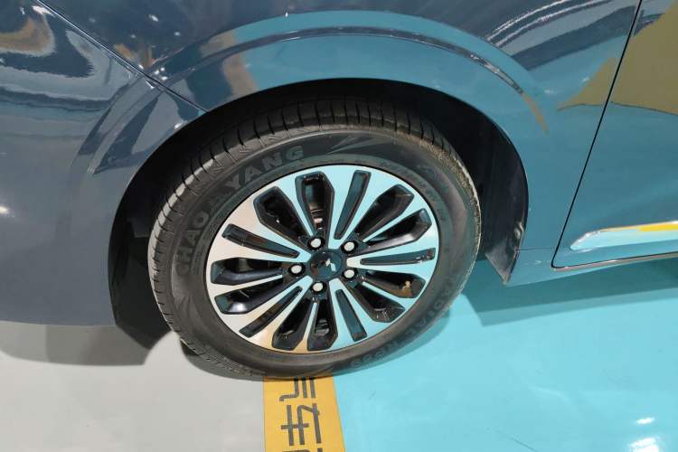Used Wuling Jiachen 2022 1.5T CVT Deluxe Flagship Edition Left Front Wheel Hub