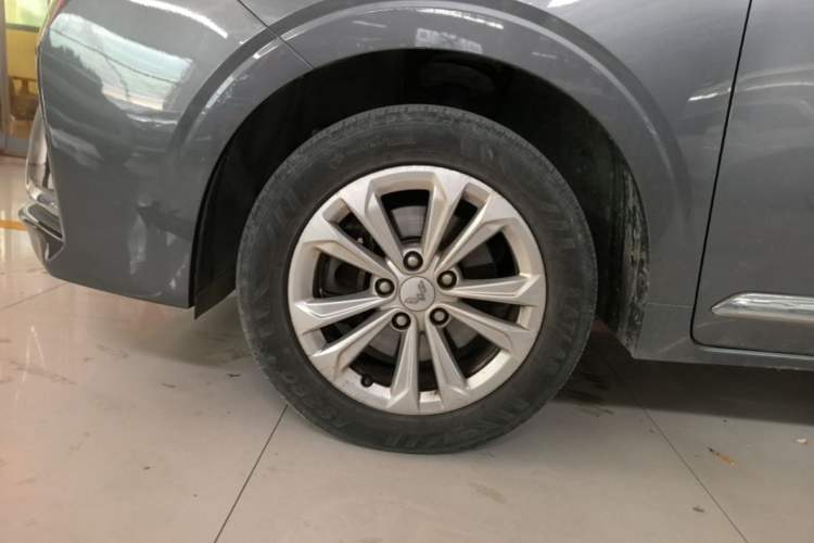 Used Wuling Jiachen 2022 1.5T Manual Light Enjoyment Dynamic Version Left Front Wheel Hub