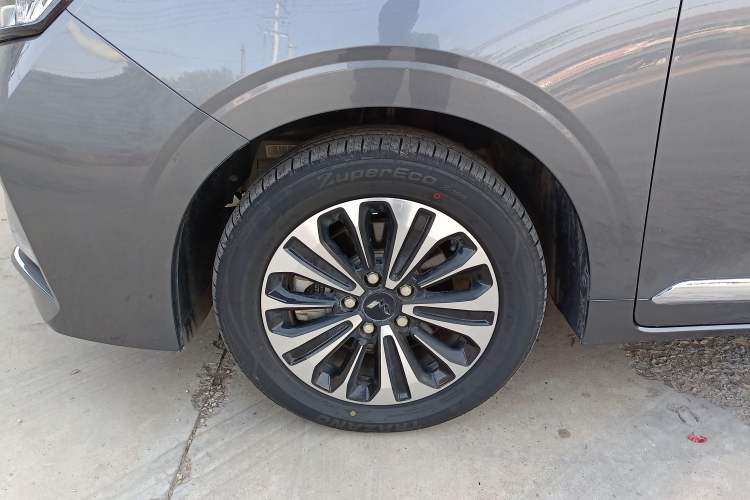 Used Wuling Jiachen 2022 1.5T CVT Deluxe Flagship Edition Left Front Wheel Hub