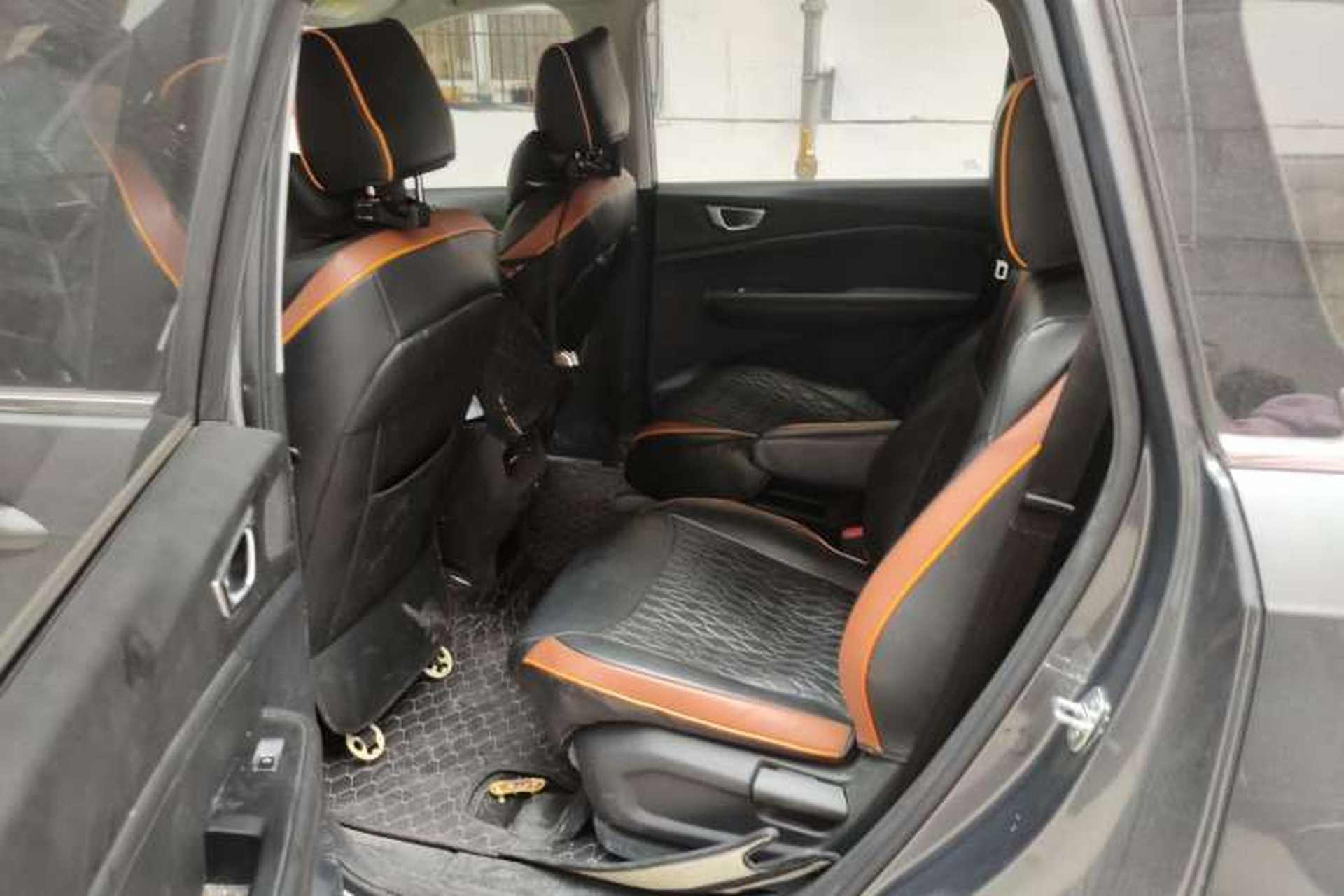 Used Wuling Jiachen 2022 1.5T CVT Smart Luxury Version Left Rear Seat