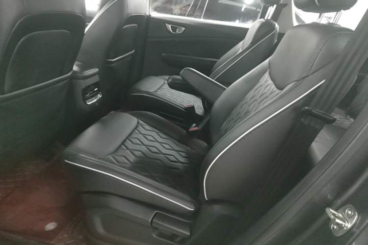 Used Wuling Jiachen 2022 1.5T CVT Deluxe Flagship Edition Left Rear Seat