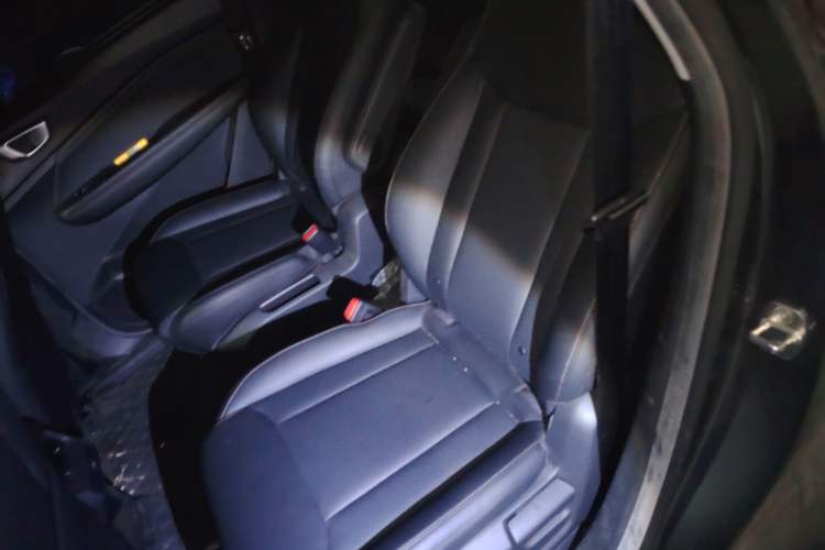 Used Wuling Jiachen 2022 1.5T CVT Smart Luxury Version Left Rear Seat