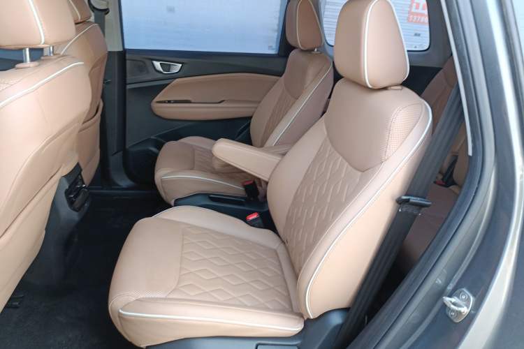 Used Wuling Jiachen 2022 1.5T CVT Deluxe Flagship Edition Left Rear Seat