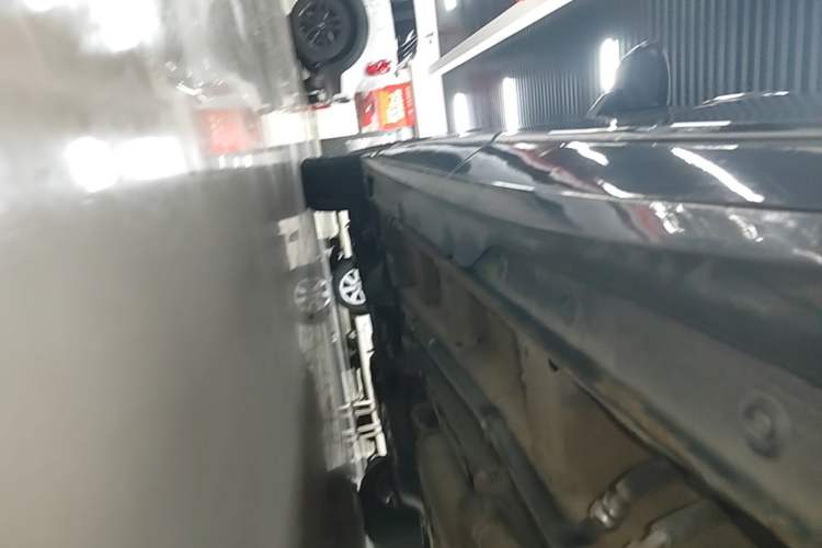 Used Wuling Jiachen 2022 1.5T CVT Deluxe Flagship Edition Left Side Sill