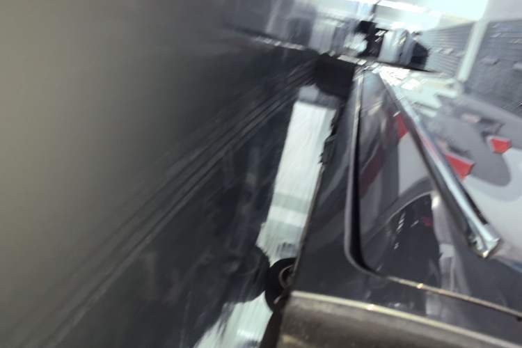 Used Wuling Jiachen 2022 1.5T CVT Smart Luxury Version Left Side Sill