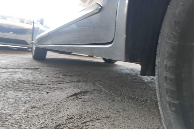 Used Wuling Jiachen 2022 1.5L Manual Comfort Edition Left Side Sill