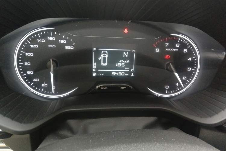 Used Wuling Jiachen 2022 1.5L Manual Enjoyment Elite Model Odometer Close Up