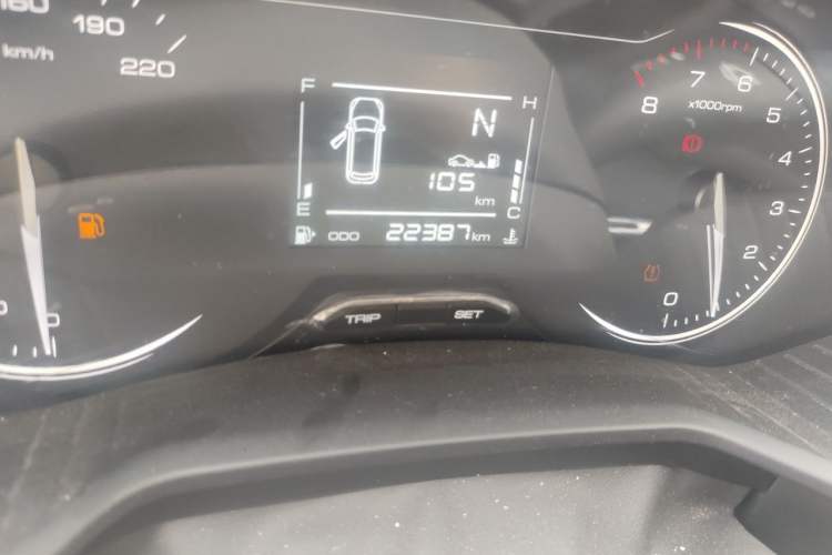 Used Wuling Jiachen 2022 1.5L Manual Enjoyment Elite Model Odometer Close Up