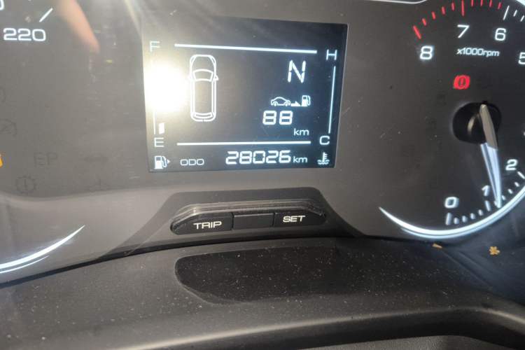 Used Wuling Jiachen 2022 1.5L Manual Enjoyment Elite Model Odometer Close Up